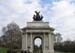 0.8.6 Am Buckingham Palace rechts vorbei gelangt man zum Triumphbogen Wellington Arch (sündl. vom Hyde Park)
