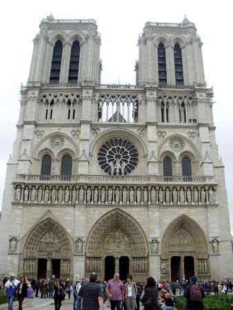 0.2.6 Notre Dame gaaaaanz Nah. Da Alex und Manuel schon öfter in Paris waren, mußten Sie Ihre spontan gewählten Ziele nicht lange suchen