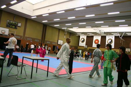 0.0.1 Die Deutsche Wushu Meisterschaft in Erkrath.... Die Halle füllt sich