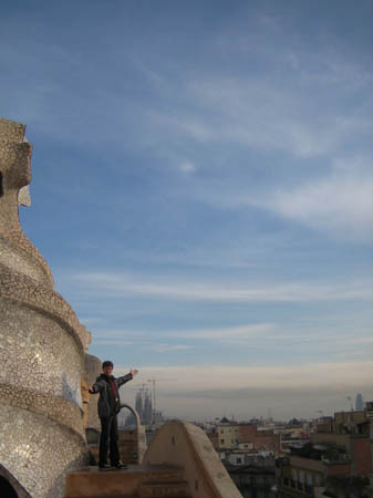 0.6.2 Auf dem Dach. Im Hintergrund die Sagrada Familia