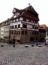 0.2.1 Jetzt gehts wieder in die Altstadt. Hier sehen wir das Albrecht Dürer Haus