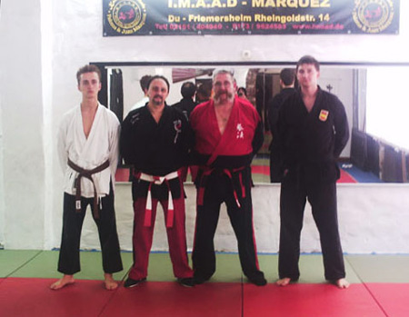 von links nach rechts: Alex, Juan Marquez, Prof. Sifu Cor Brugman, Manuel